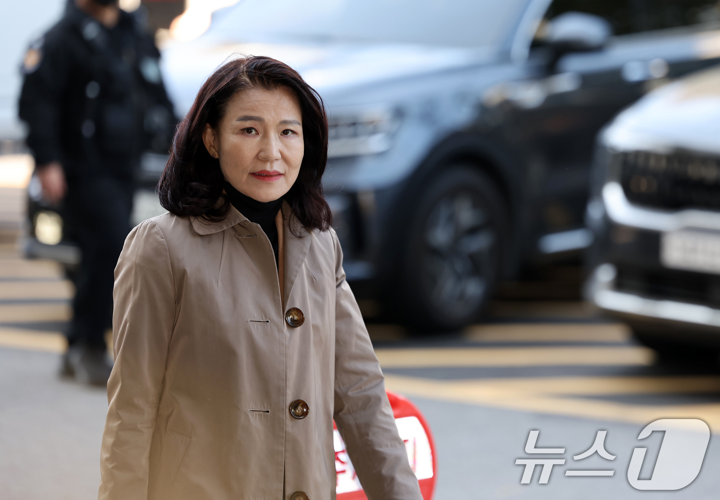 (서울=뉴스1) 이호윤 기자 = 이진숙 전 방송통신위원장이 5일 서울 양천구 서울남부지방검찰청에서 영등포경찰서장과 전직 수사과장 등을 직권남용 혐의로 고발하기 위해 이동하고 있다. …