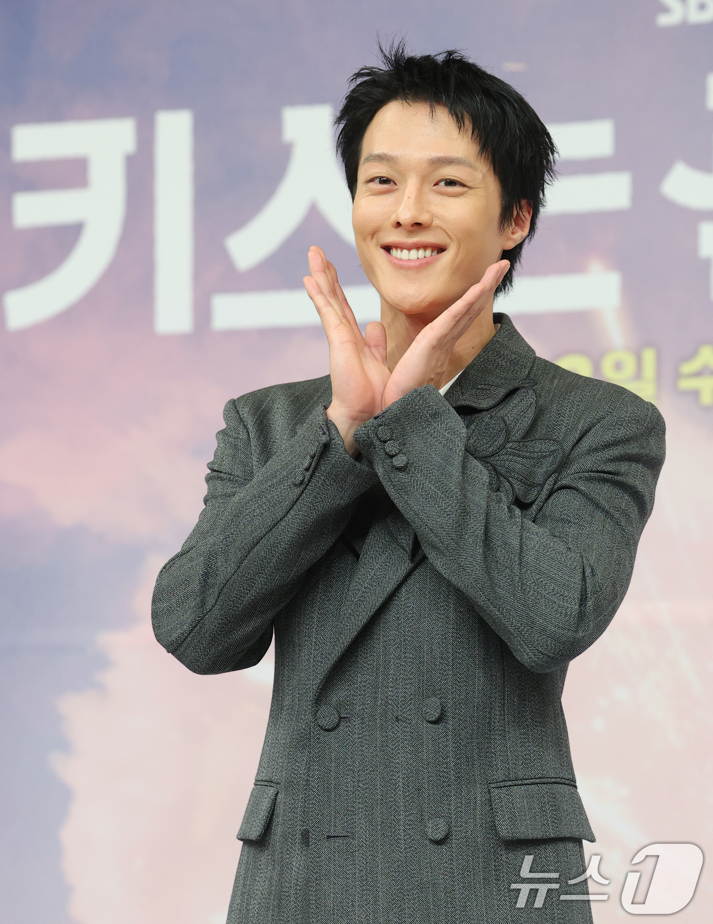 (서울=뉴스1) 권현진 기자 = 배우 장기용이 5일 서울 양천구 SBS 방송센터에서 열린 SBS 새 수목드라마 ‘키스는 괜히 해서!’(극본 하윤아, 태경민/연출 김재현) 제작발표회 …