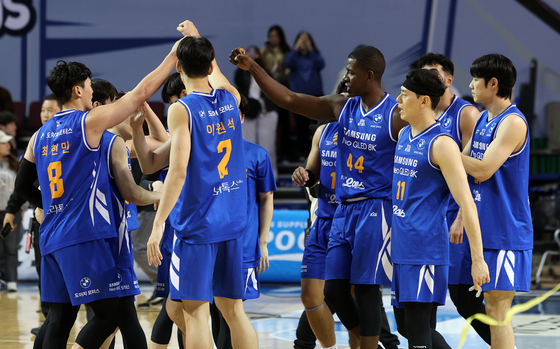 '3점포 13개' 삼성, 선두 정관장 6연승 저지…승률 5할 회복