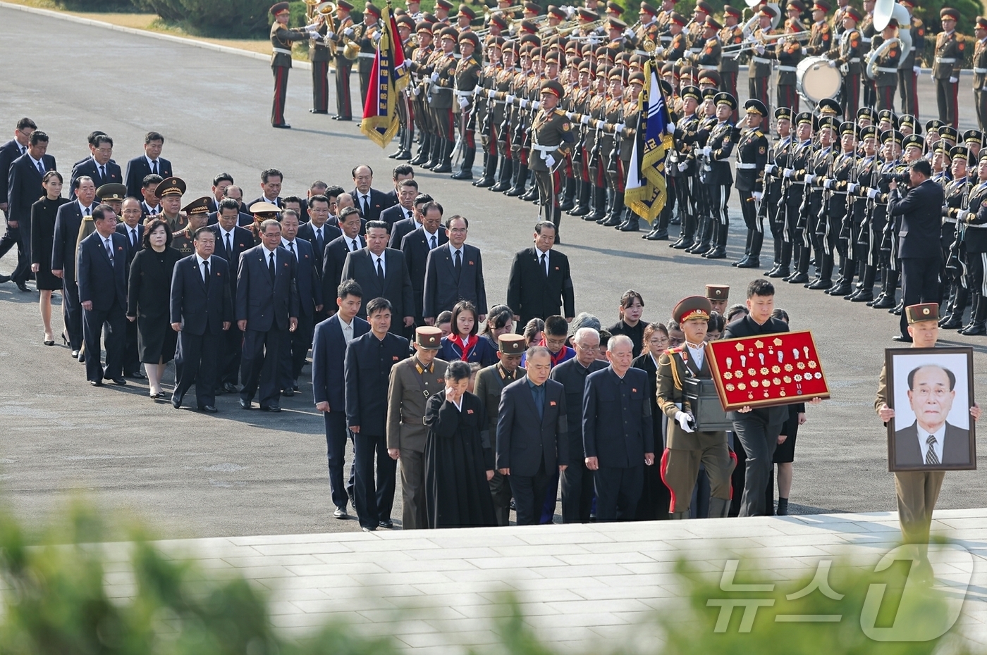 (평양 노동신문=뉴스1) = 북한 노동당 기관지 노동신문은 6일 "평양에서 5일 고 김영남 동지의 장의식이 엄숙히 거행됐다"고 보도했다. [국내에서만 사용가능. 재배포 금지. DB …