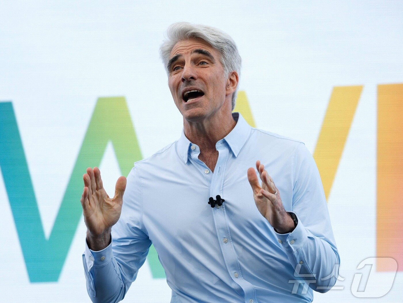 본문 이미지 - 크레이그 페더리기 애플 SW 엔지니어링 담당 수석 부사장 ⓒ AFP=뉴스1