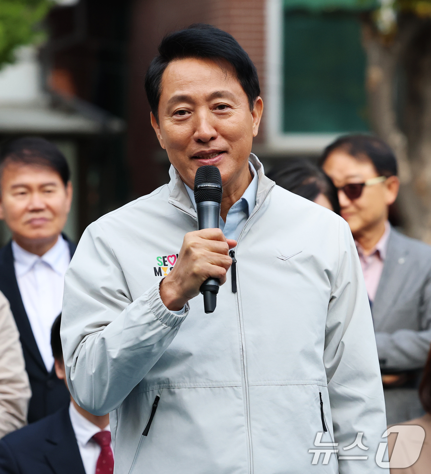 (서울=뉴스1) 오대일 기자 = 오세훈 서울시장이 6일 오전 서울 성북구 장위 13 재정비촉진구역 현장에서 열린 주민 간담회에서 발언하고 있다.서울시는 10년 만에 사업을 재추진하 …