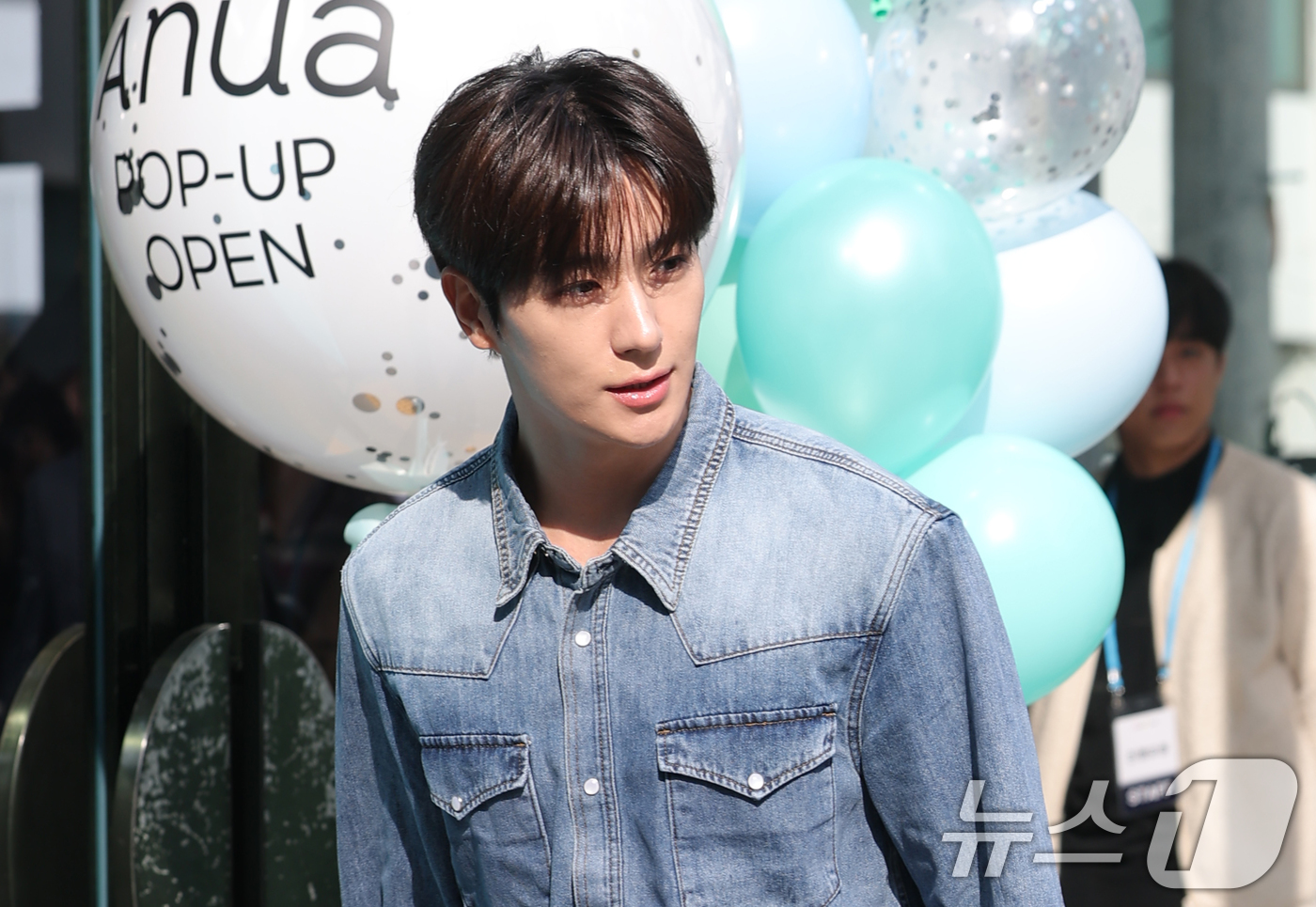 (서울=뉴스1) 권현진 기자 = 더보이즈 현재가 6일 서울 성동구 올리브영N 성수에서 열린 팝업스토어 오픈 행사에 참석하고 있다. 2025.11.6/뉴스1