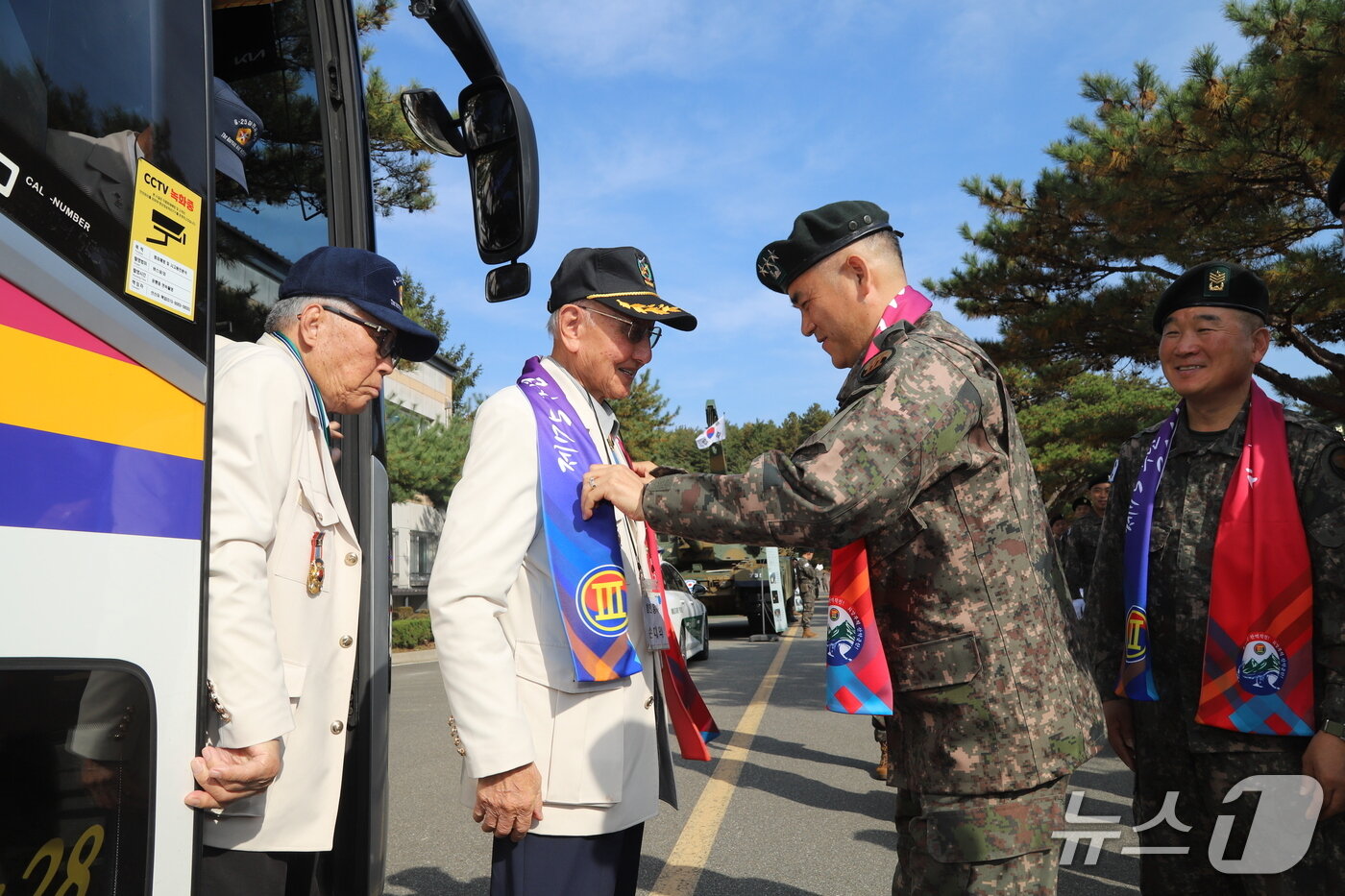 본문 이미지 - 6일 강원 양양 102기갑여단에서 열린 38선 돌파 전승 기념행사.&#40;육군3군단 제공, 재판매 및 DB 금지&#41; 2025.11.6/뉴스1