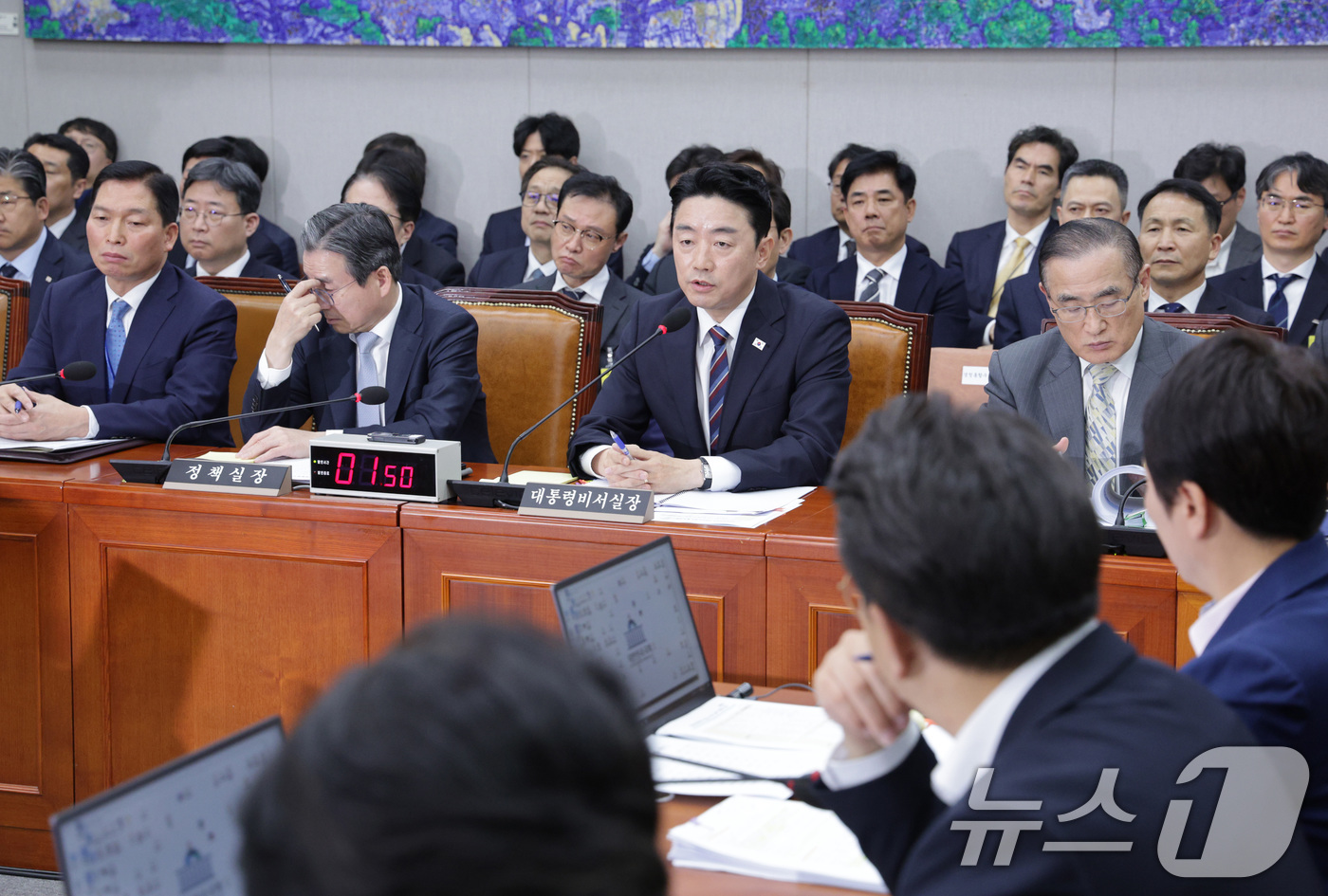 (서울=뉴스1) 신웅수 기자 = 강훈식 대통령 비서실장이 6일 서울 여의도 국회에서 열린 국회운영위원회의 대통령비서실 등에 대한 국정감사에서 의원 질의에 답변하고 있다. 2025. …