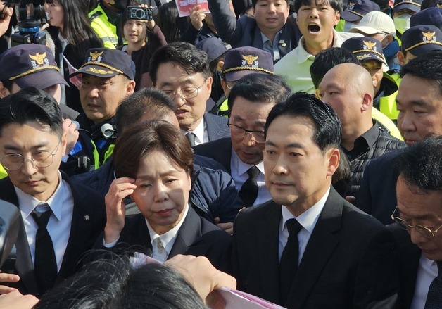 5·18묘역 참배 저지 당한 장동혁과 양향자