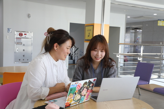 "MZ가 내 멘토라고?" 갸웃했던 소상공인들 활짝 웃었다