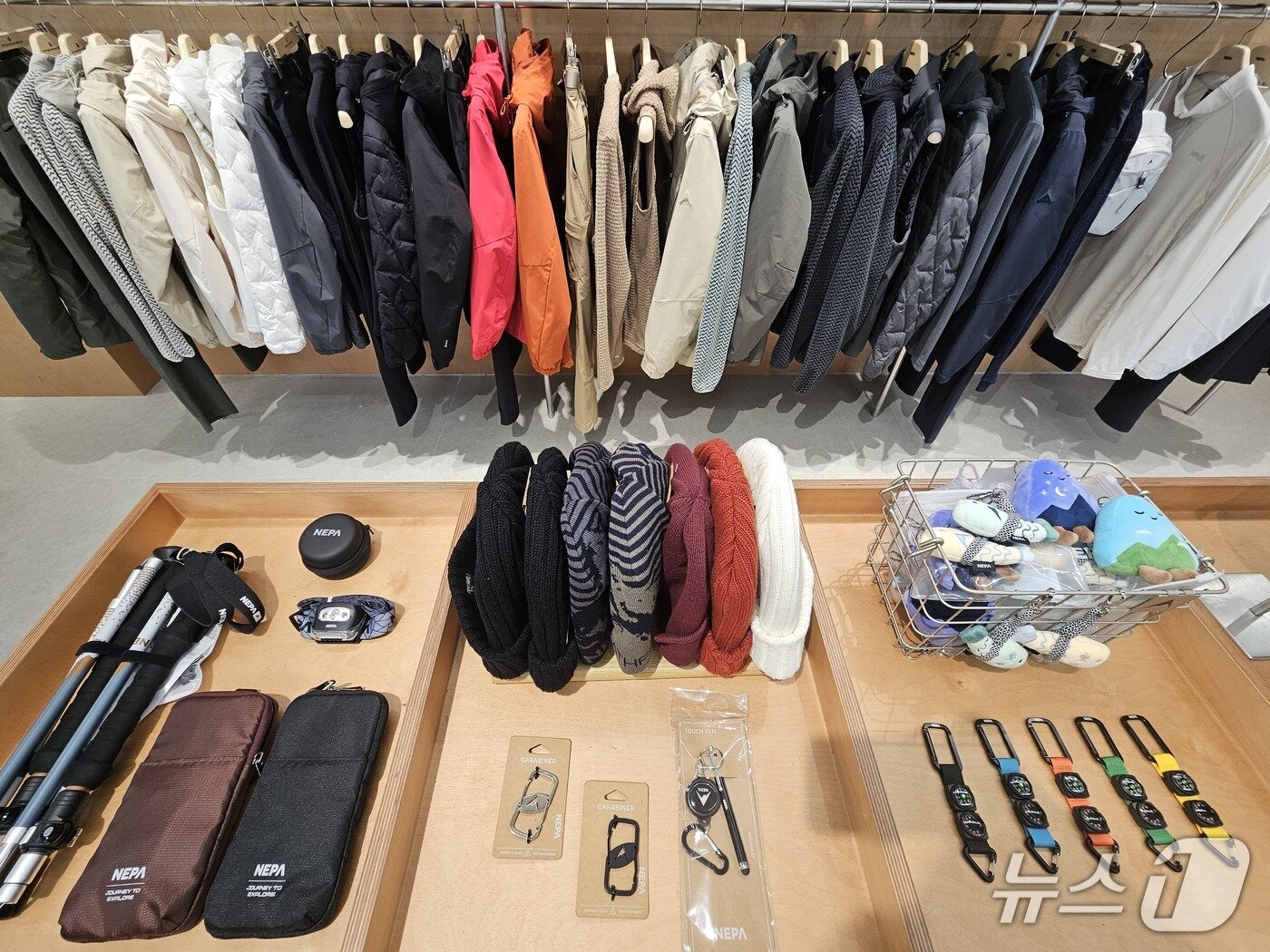 본문 이미지 - 네파 청계산 스토어 내부 모습.ⓒ 뉴스1/김진희 기자.