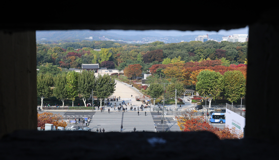 "종묘 앞 145m 고층건물, 세계유산 지위 흔들"…국회서 경고