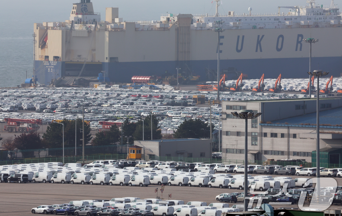 (평택=뉴스1) 김명섭 기자 = 한국은행이 6일 발표한 '2025년 9월 국제수지'에 따르면, 경상수지는 134억 7000만 달러 흑자로 잠정 집계됐다. 월별 경상수지로는 역대 2 …