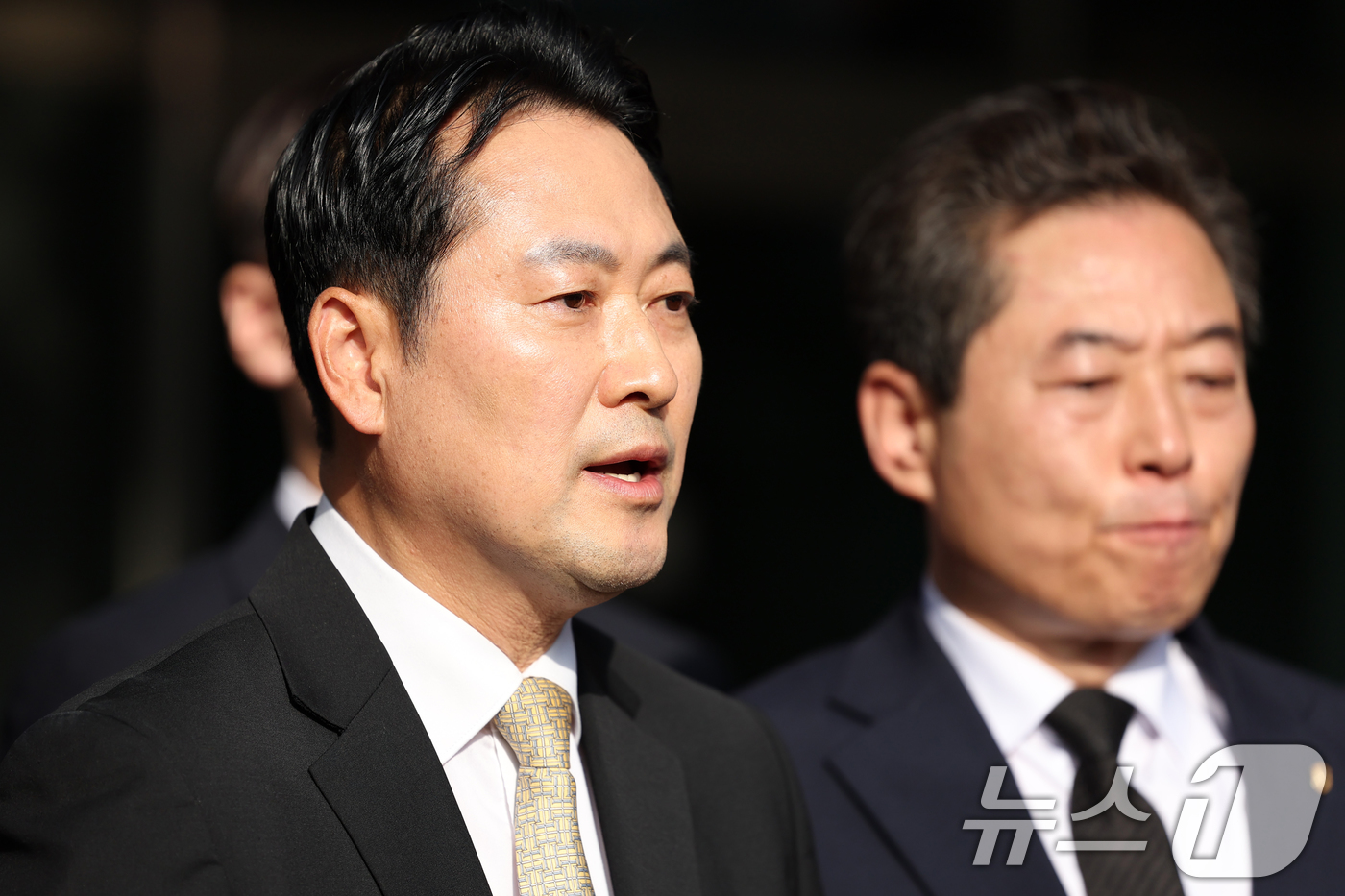 (광주=뉴스1) 이승현 기자 = 장동혁 국민의힘 대표가 6일 오후 광주 북구 임동 더현대 광주 부지를 방문해 발언하고 있다. 2025.11.6/뉴스1