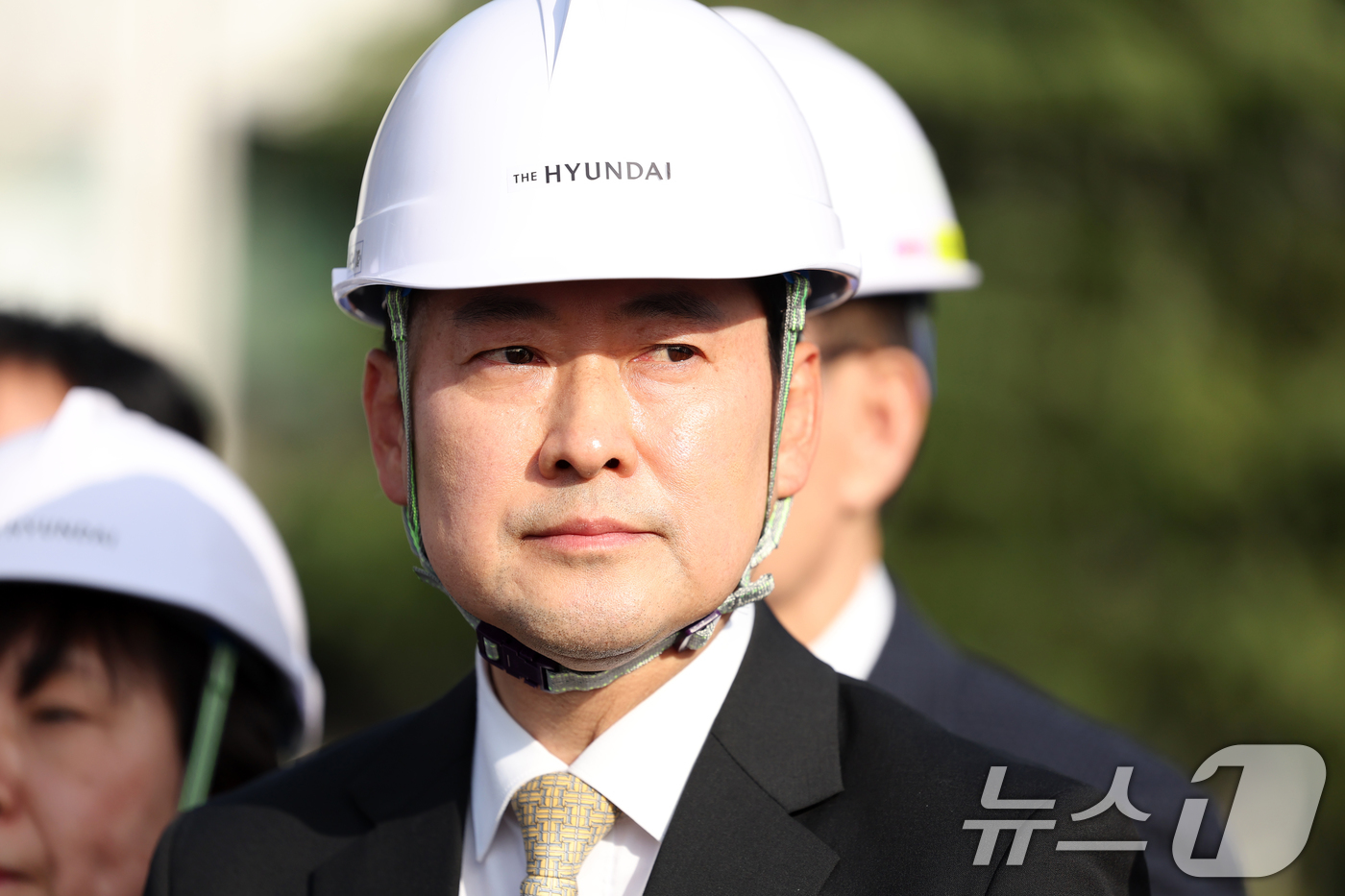 (광주=뉴스1) 이승현 기자 = 장동혁 국민의힘 대표가 6일 오후 광주 북구 임동 더현대 광주 부지를 방문해 현장을 살펴보고 있다. 2025.11.6/뉴스1