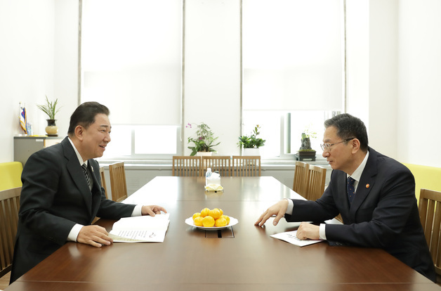 법무장관, 김병기·추미애 만나 간첩죄 개정안 등 10대 법안 처리 요청(종합)