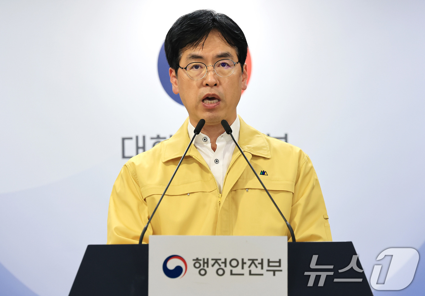 (서울=뉴스1) 임세영 기자 = 김민재 행정안전부 차관이 6일 서울 종로구 정부서울청사에서 국가정보자원관리원 행정정보시스템 화재 관련 중대본 브리핑을 하고 있다. 2025.11.6 …
