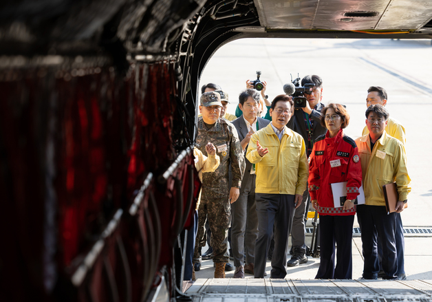이재명 대통령, 산불진화 관·군 합동훈련