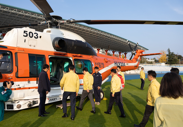 이재명 대통령, 산불진화장비 시찰