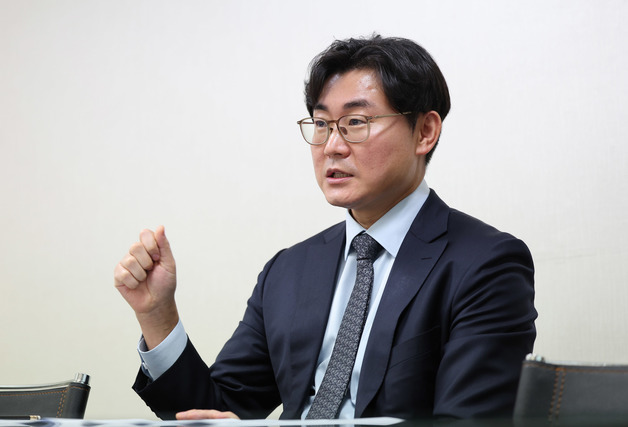 "라디오·USB·전단에 멈춰있던 北 정보 유입…시대 변화 맞춰 진화해야" [155마일]