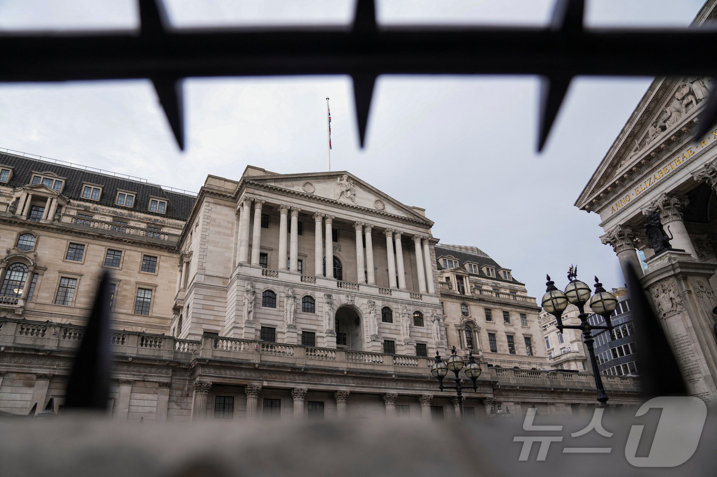 (로이터=뉴스1) 이정환 기자 = 영란은행의 전경ⓒ 로이터=뉴스1