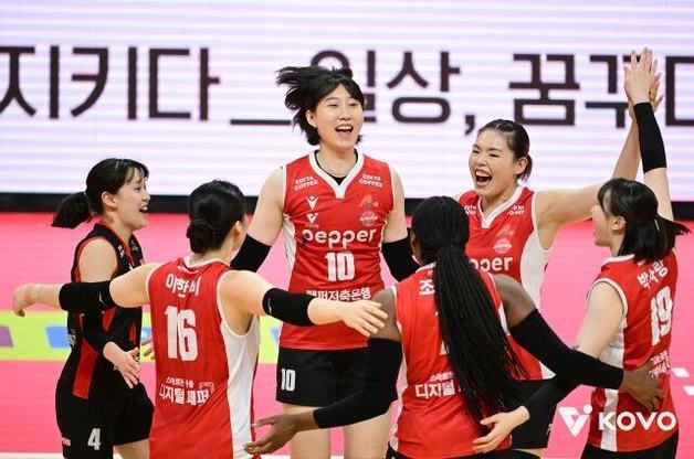 여자배구 페퍼저축은행, 파죽의 3연승…한국전력 3연패 뒤 2연승