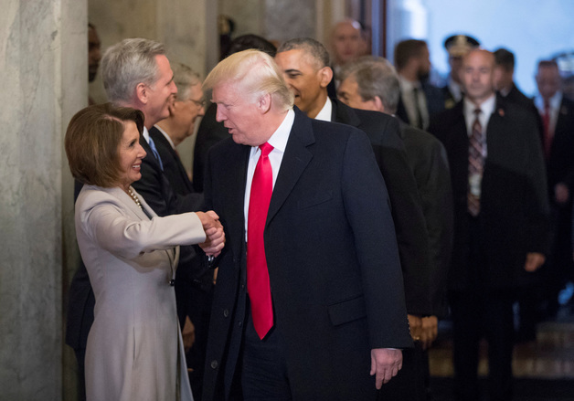 트럼프, 물러나는 펠로시에 악담…"사악한 여자 은퇴한다니 기뻐"