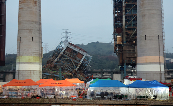 울산화력발전소 붕괴 매몰 7명 중 1명 사망…"구조 중 심정지"(종합)