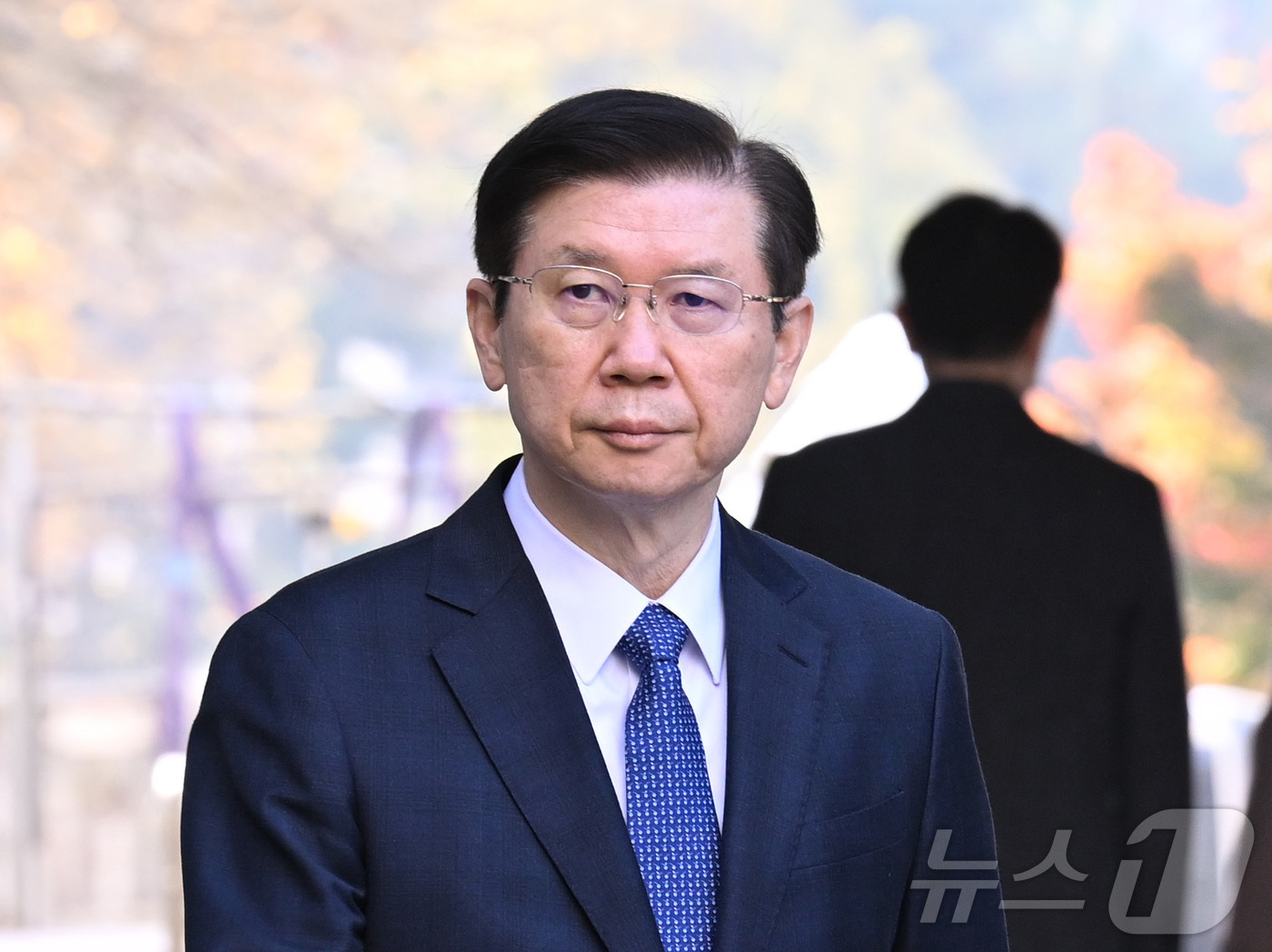 (서울=뉴스1) 김민지 기자 = 박종준 전 대통령경호처장이 7일 오전 서울 서초구 서울중앙지법에서 열린 윤석열 전 대통령의 특수공무집행방해 등 혐의 속행 공판에 증인으로 출석하고 …