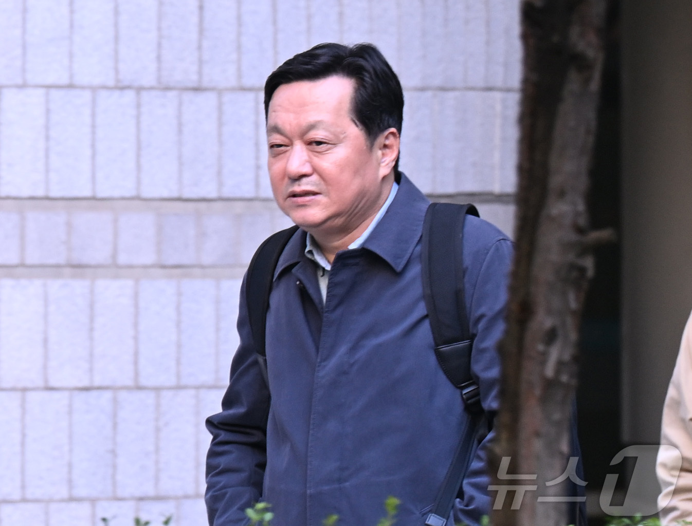 (서울=뉴스1) 김민지 기자 = 정진상 전 더불어민주당 대표실 정무조정실장이 7일 오전 서울 서초구 서울중앙지법에서 열린 특정범죄가중처벌등에관한법률위반(뇌물) 등 혐의 관련 공판에 …