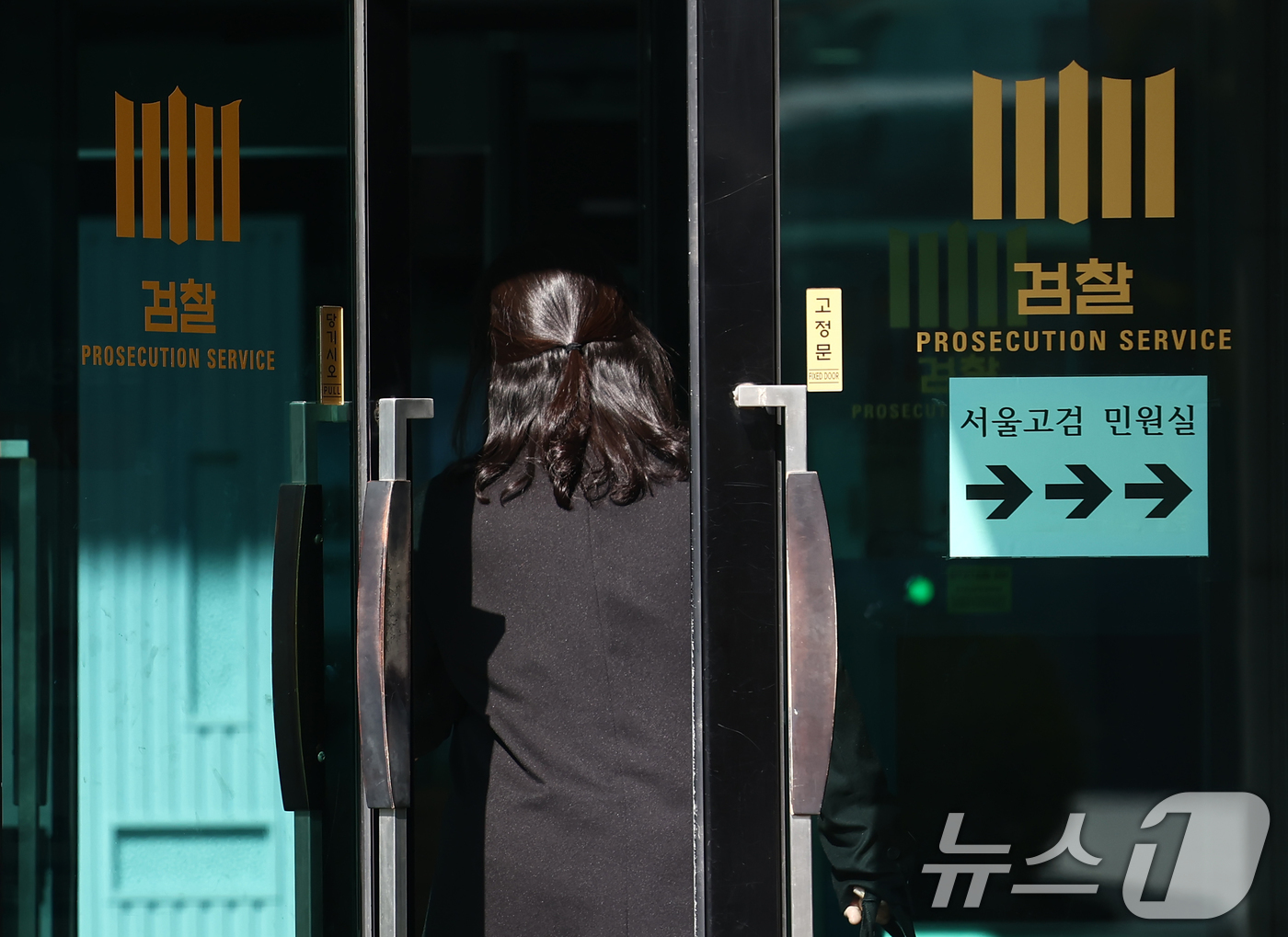 (서울=뉴스1) 김민지 기자 = 이재명 대통령이 12·3 비상계엄 사태를 수사하는 조은석 특검팀의 활동 기간 추가 연장을 승인했다.대통령실은 7일 언론 공지를 통해 "이 대통령은 …