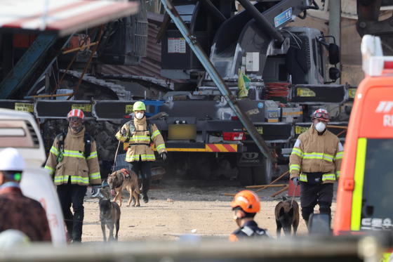 2명은 어디에…울산화력 붕괴사고 이틀째 매몰자 수색 '사투'