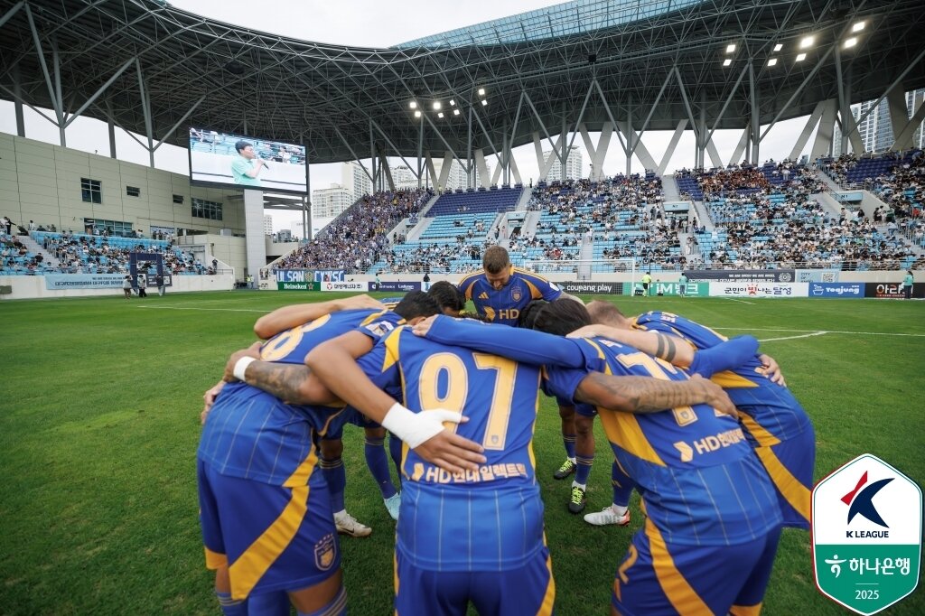 본문 이미지 - 만약 수원FC에게 또 패한다면, 진짜 강등권인 10위로 추락하게 된다. &#40;한국프로축구연맹 제공&#41;