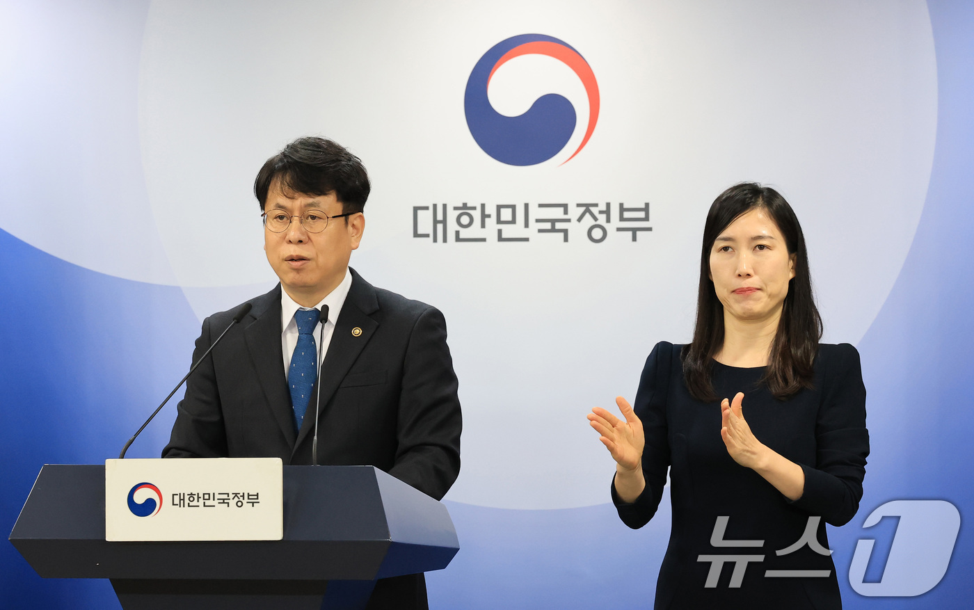 (서울=뉴스1) 임세영 기자 = 박인규 과학기술정보통신부 과학기술혁신본부장이 7일 서울 종로구 정부서울청사에서 과학기술 인재 확보전략 및 연구개발 생태계 혁신방안 브리핑을 하고 있 …