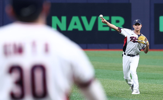 김주원, 정확한 송구