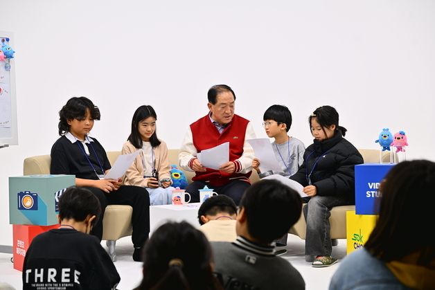 속초미디어센터 찾은 초등학생 만난 이병선 시장