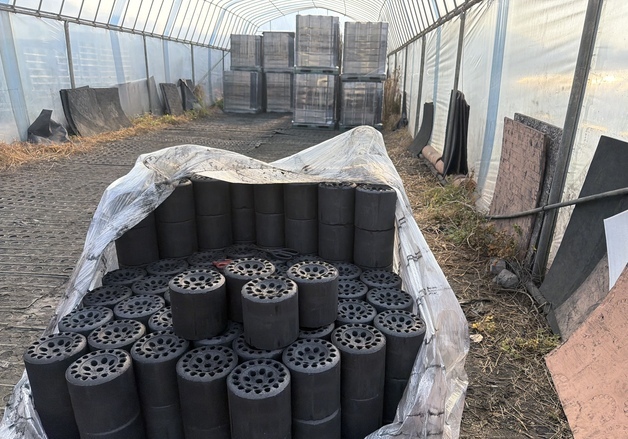 "연탄값 오르는데 수급 어려워…" 춘천연탄은행 창고엔 찬 공기만