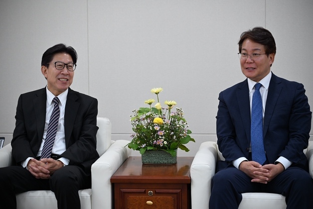 변성완 민주 부산시당위원장…박형준 시장·안성민 의장과 협치 논의