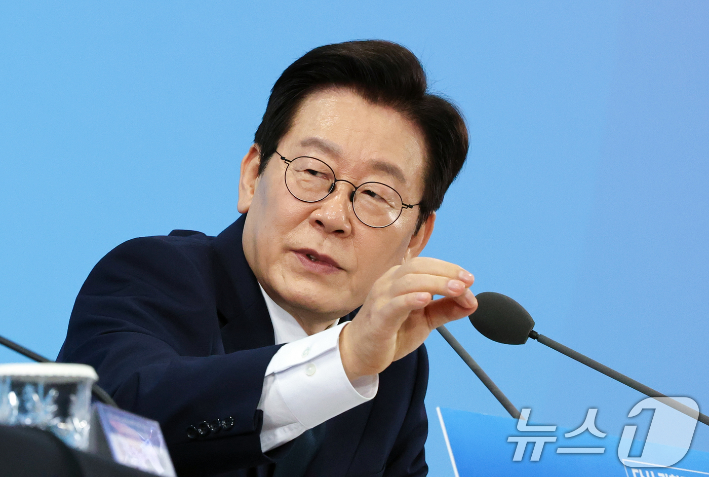 (대전=뉴스1) 김기태 기자 = 이재명 대통령이 7일 오후 대전 유성구 국립중앙과학관에서 열린 다시 과학기술인을 꿈꾸는 대한민국 국민보고회에서 발언하고 있다. 2025.11.7/뉴 …