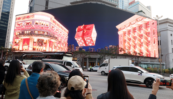 서울 도심 밝힌 크리스마스 빛…신세계 스퀘어 영상 공개