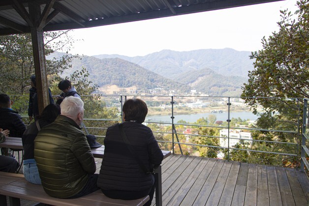 깊어가는 가을, 경기도 '숲길' 걸으면서 휴식 가져볼까