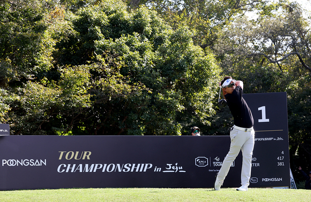시즌 2승 도전 박상현, KPGA 투어 최종전 이틀 연속 선두(종합)
