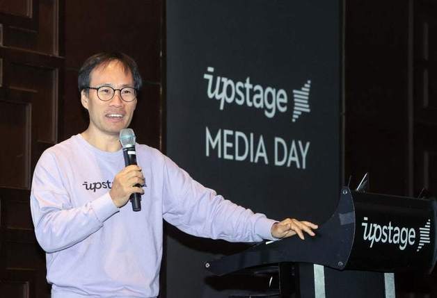 '국가대표 AI' 만드는 업스테이지, '조 단위 몸값' 상장 추진