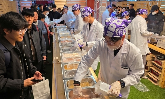 한국인 '식도락 열정' 아시아 3위…3명 중 1명 "음식 위해 여행"