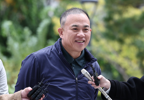 웃음 짓는 명태균