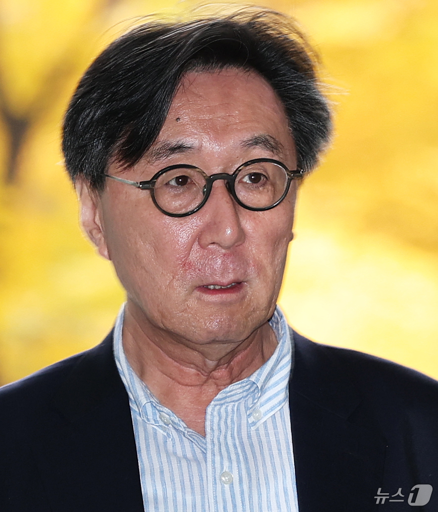 (서울=뉴스1) 오대일 기자 = '런종섭' 의혹에 연루된 장호진 전 국가안보실장이 8일 오전 서울 서초구 순직해병 특검 사무실에서 직권남용 및 범인도피 혐의 피의자 신분으로 조사를 …