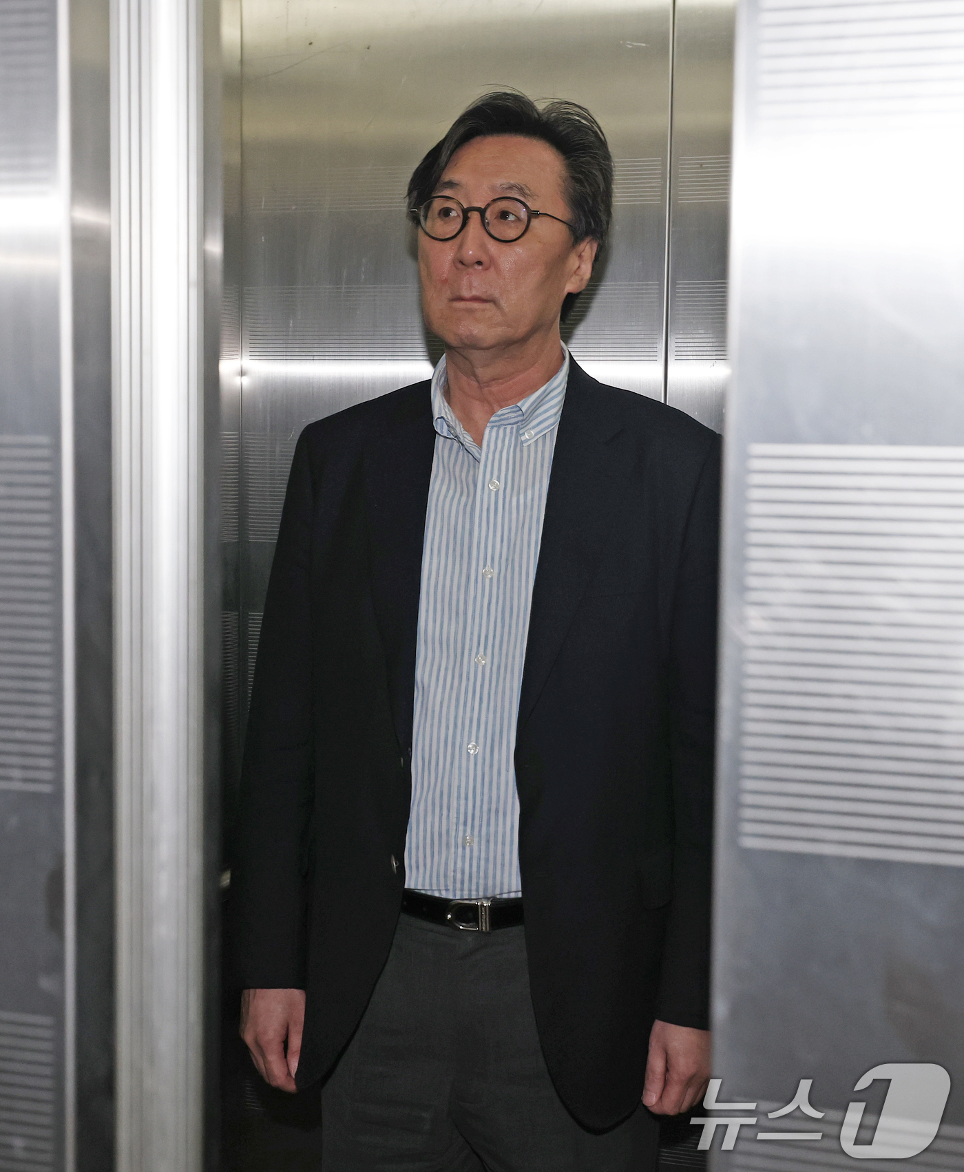 (서울=뉴스1) 오대일 기자 = '런종섭' 의혹에 연루된 장호진 전 국가안보실장이 8일 오전 서울 서초구 순직해병 특검 사무실에서 직권남용 및 범인도피 혐의 피의자 신분으로 조사를 …