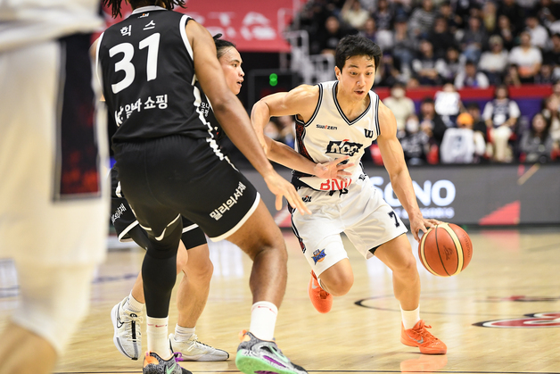 허훈 복귀한 KCC, KT 꺾고 3연패 탈출…DB는 파죽의 4연승