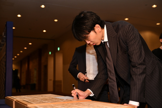 한국 바둑 1위 신진서, 삼성화재배 32강서 '백중세' 리친청과 대결