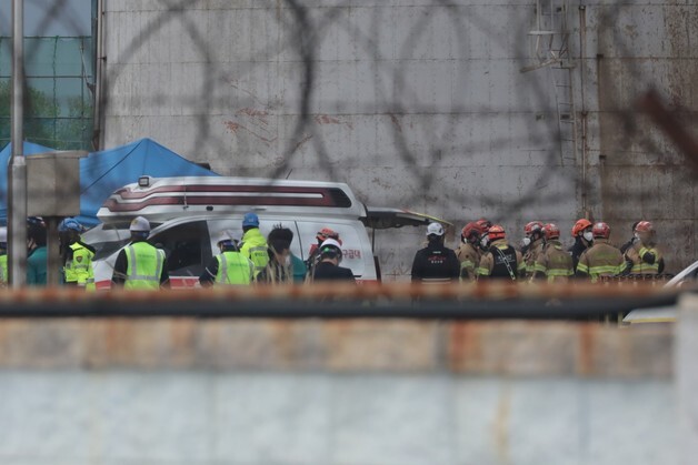 팔 낀채 구조 기다렸던 40대 시신 수습…잔해 속 아직 4명 매몰(종합)