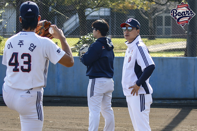 두산 정재훈·손시헌 신임 코치, 日 미야자키 마무리캠프 합류