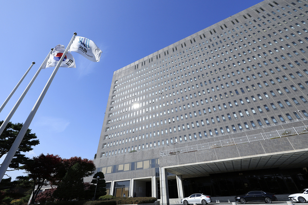 檢, 대장동 1심 판결 항소 포기…수사팀 "지휘부서 부당 지시" 반발