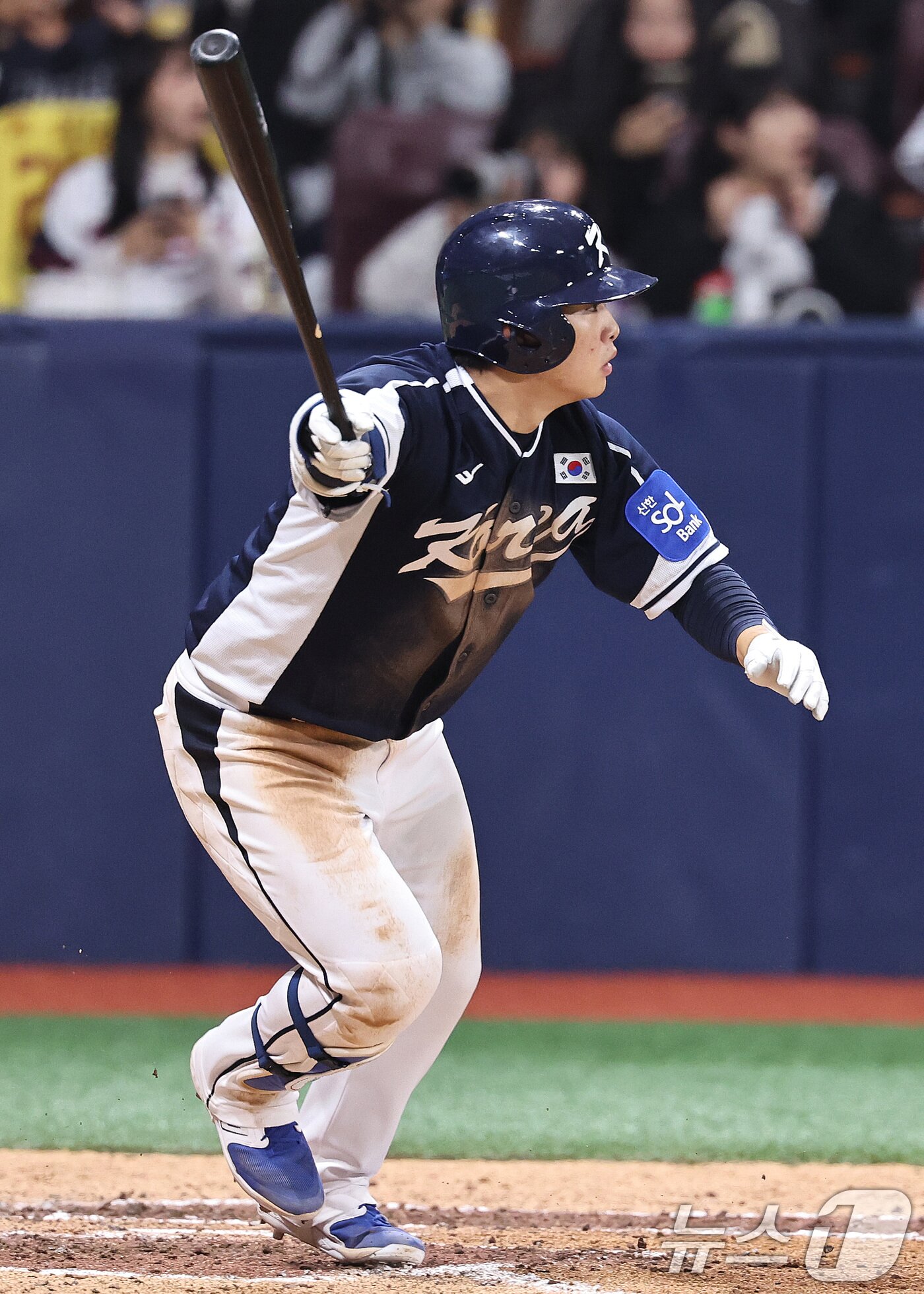 본문 이미지 - 9일 오후 서울 구로구 고척스카이돔에서 열린 2026 WBC 대비 평가전 &#39;2025 네이버 K-베이스볼 시리즈&#40;K-BASEBALL SERIES&#41;&#39; 체코와의 2차전 경기. 6회초 대한민국 공격 2사 만루때 문현빈이 2타점 적시타를 치고 있다. 2025.11.9/뉴스1 ⓒ News1 구윤성 기자